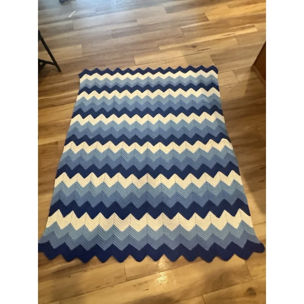 Handmade Blanket Afghan Throw Blue White Chevron Wave Ripple Cottage Costal